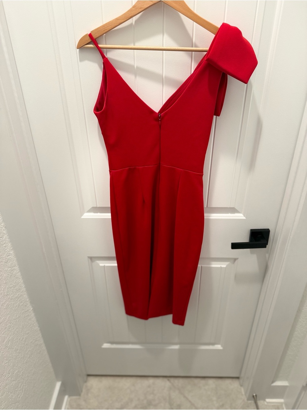 Betsy Adam Red One-Shoulder Bow Midi Dress - Picture 8 of 9